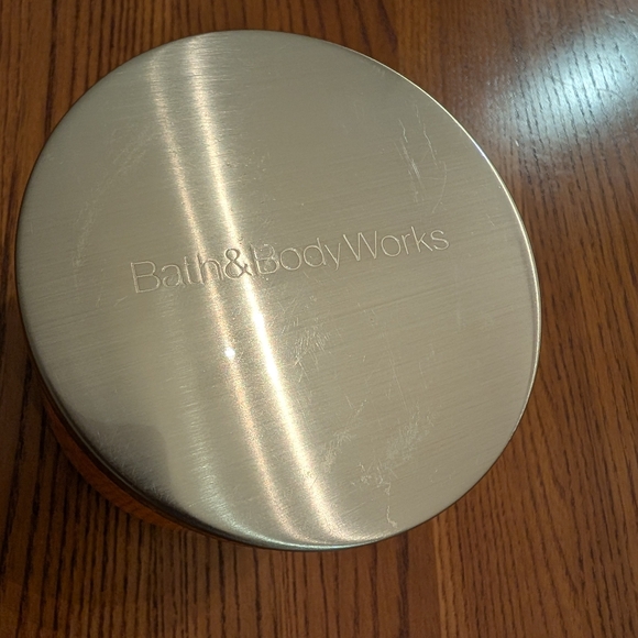 Bath & Body Works Peach Bellini scented candle - NEW - Picture 3 of 5